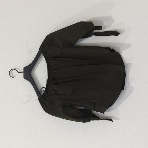 Green Blouse - Picture 4 of 4